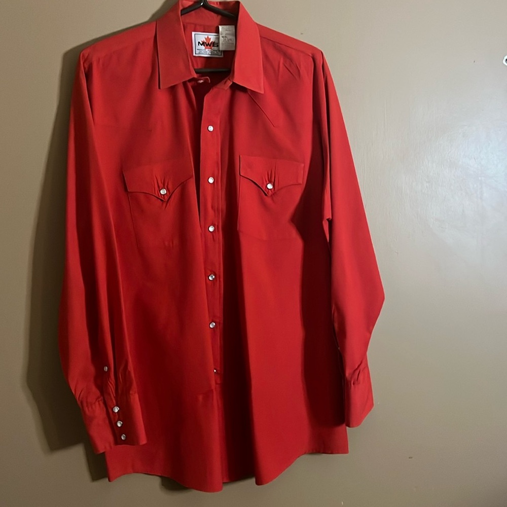 😄Vintage red western shirt snap down B8